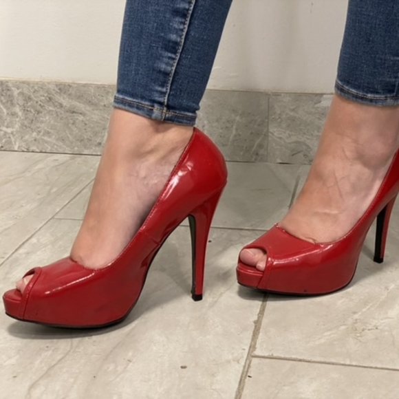Qupid Red Patent Leather Peep Toe heels 8 1/2 - Picture 1 of 11
